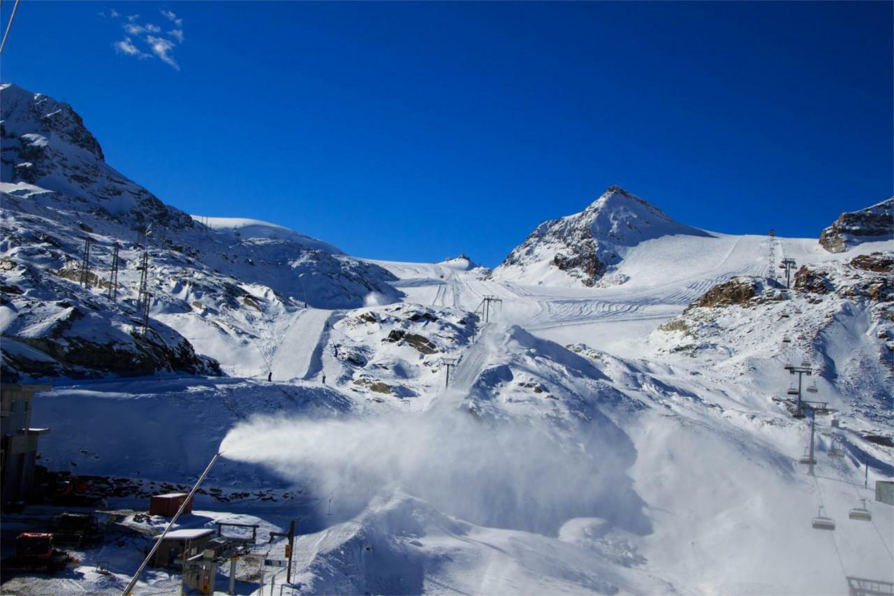 Hotel Petit Palais Breuil-Cervinia Exterior foto
